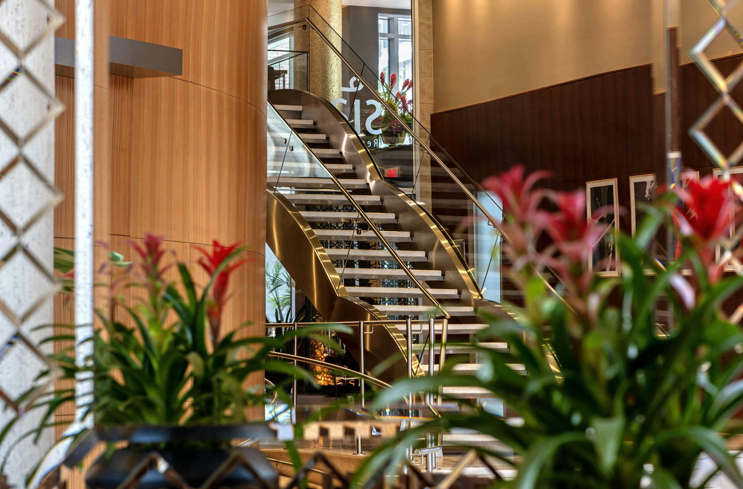 Hotel Warwick Le Crystal Montreal photo 1