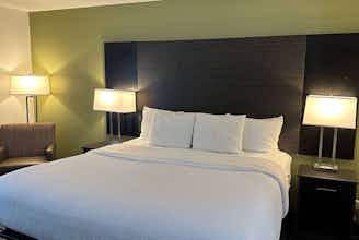 Hotel LQ by Wyndham Cincinnati North photo 1