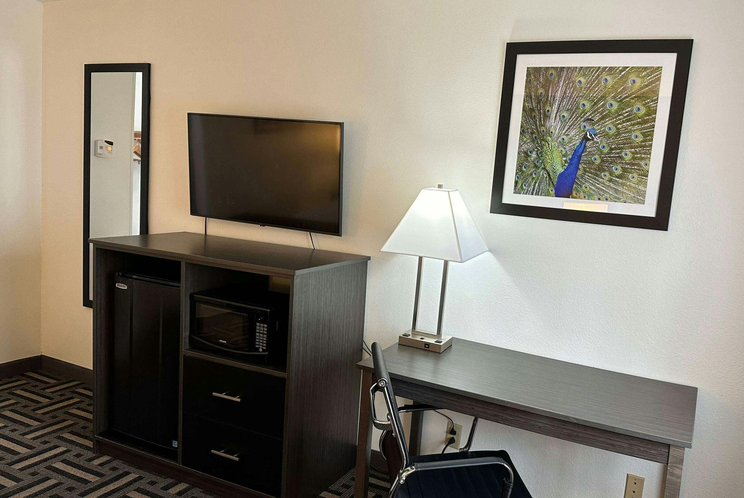 Hotel LQ by Wyndham Cincinnati North photo 5