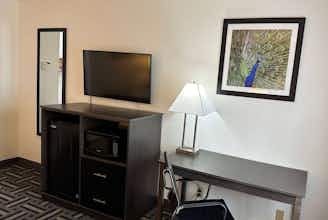 Hotel LQ by Wyndham Cincinnati North photo 5