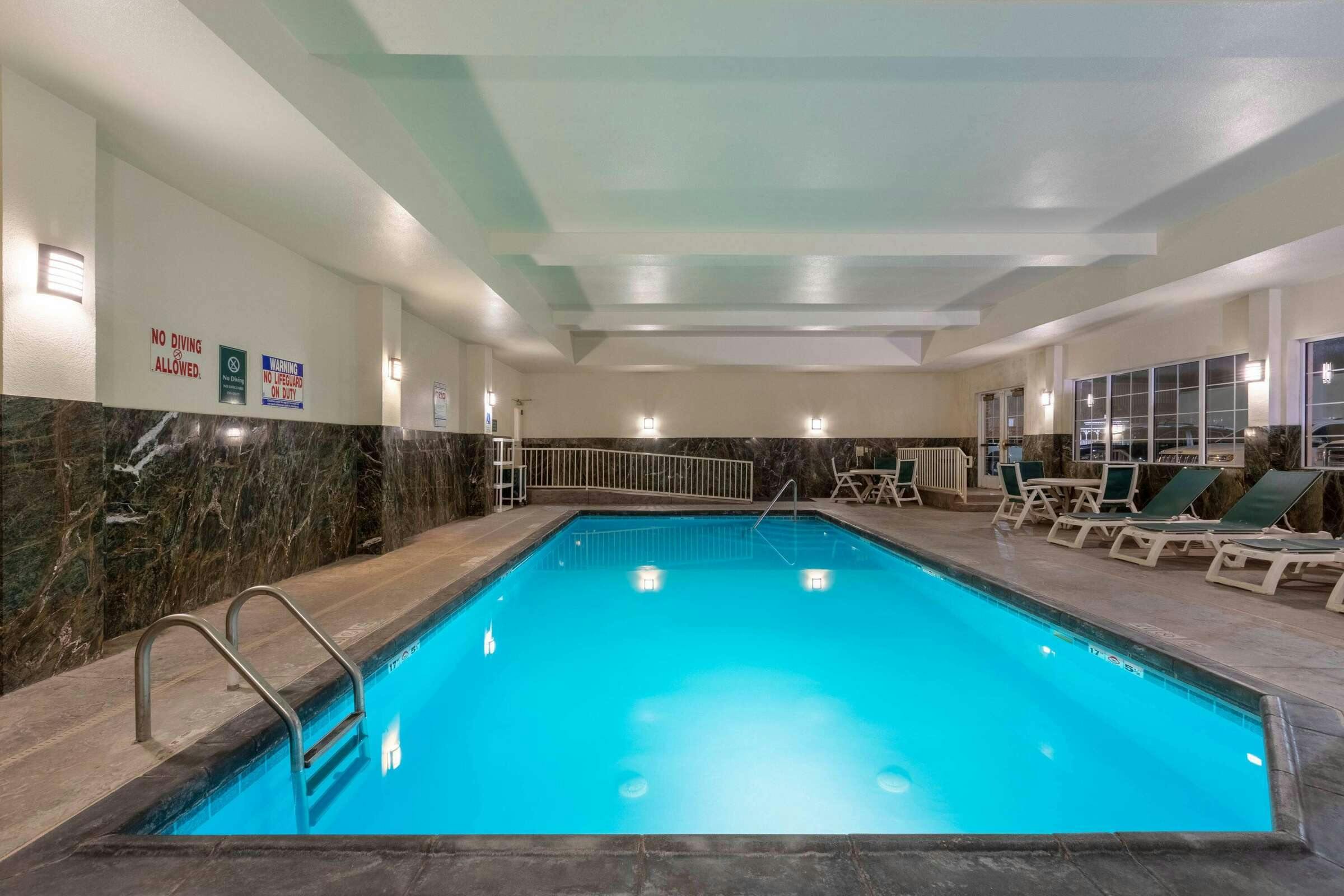 Hotel La Quinta Inn Ste Dodge City photo 4