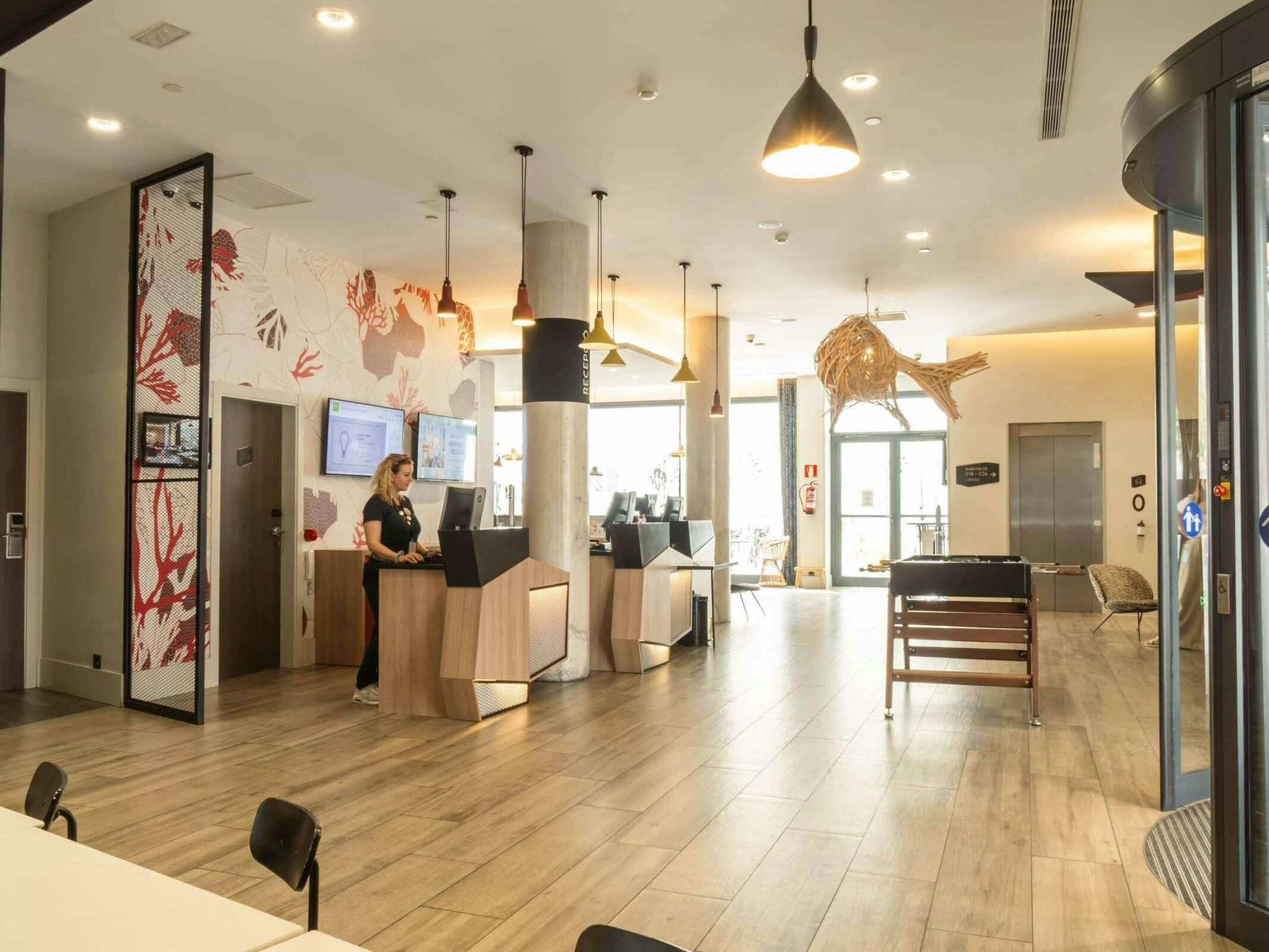 Hotel Ibis Styles Barcelona City Bogatell photo 4