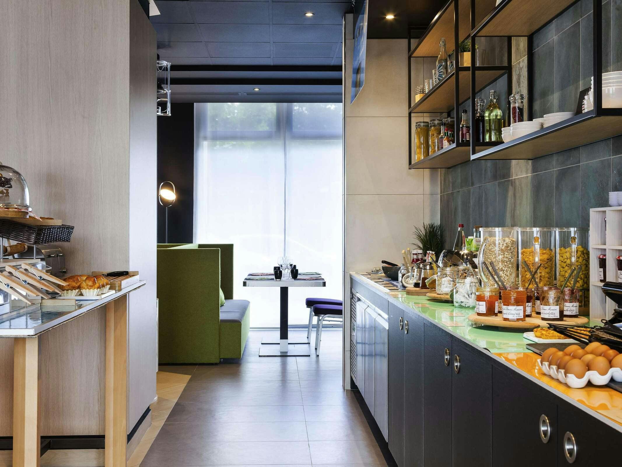 Hotel Novotel Tours Centre Gare photo 1