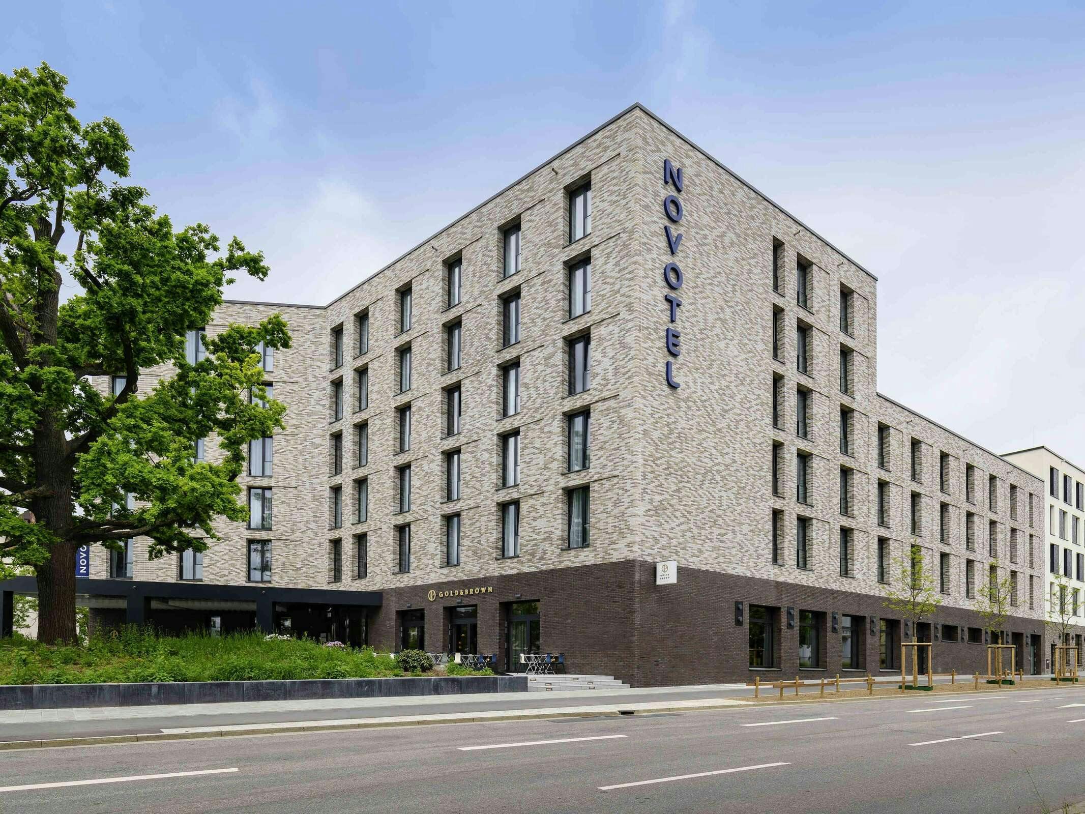 Hotel Novotel Regensburg Zentrum photo 1