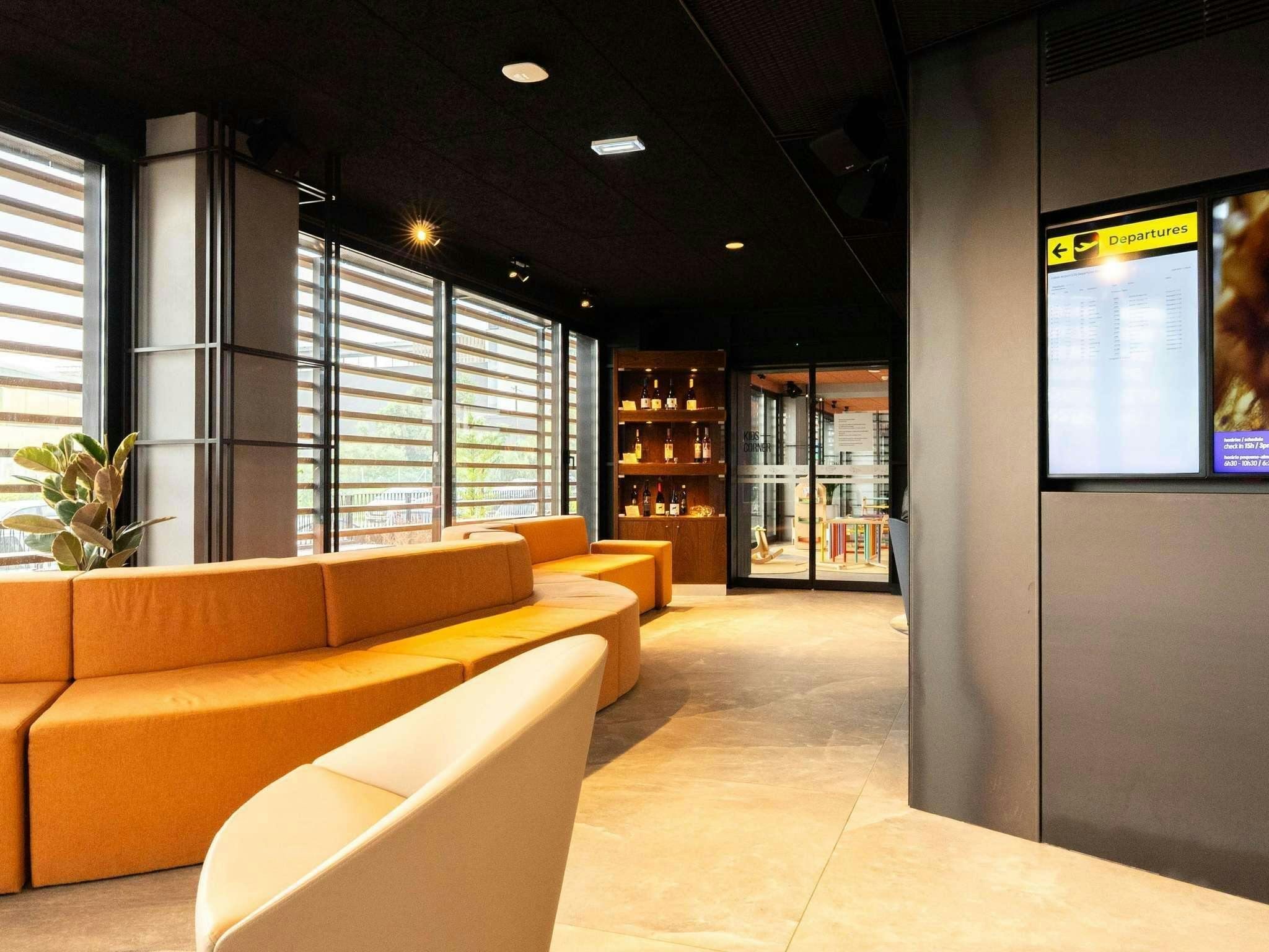 Hotel Ibis Styles Lisboa Aeroporto photo 2
