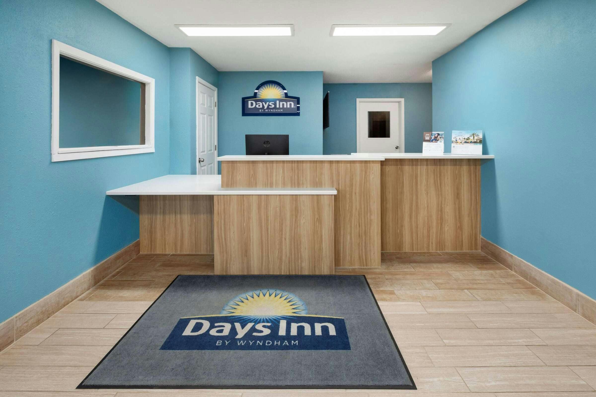 Hotel Days Inn Fergus Falls photo 1