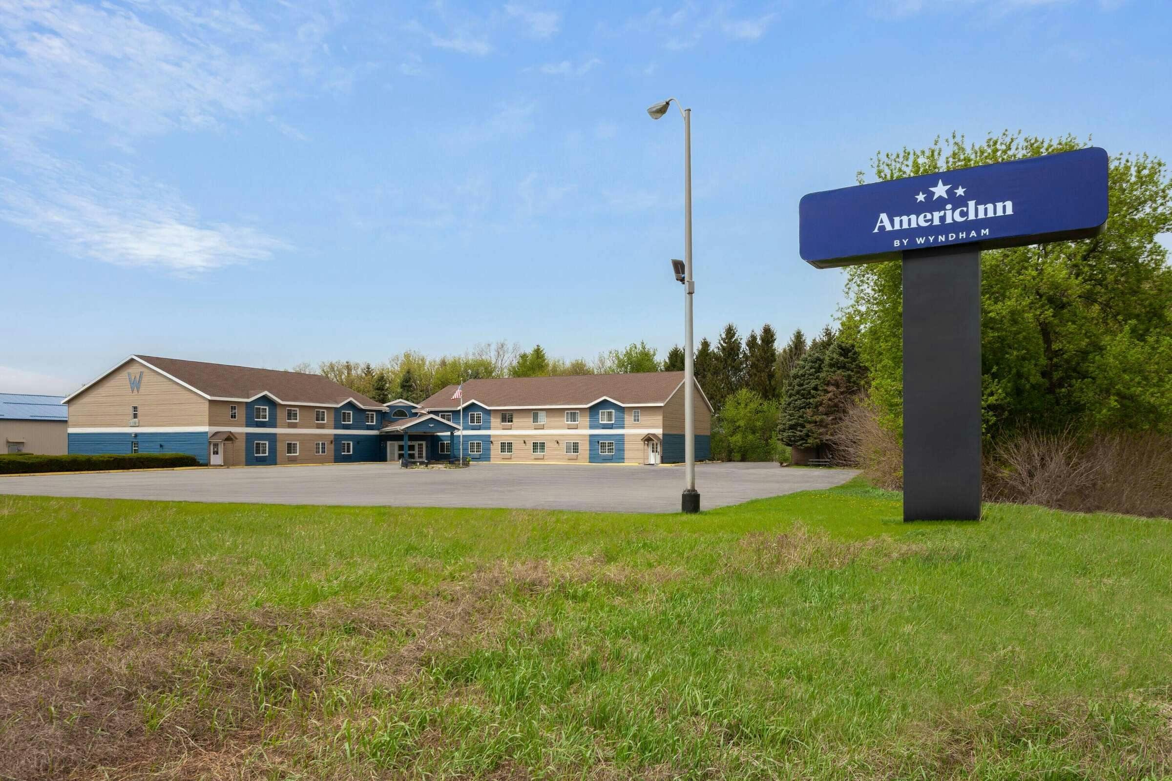 AmericInn Lake Mills