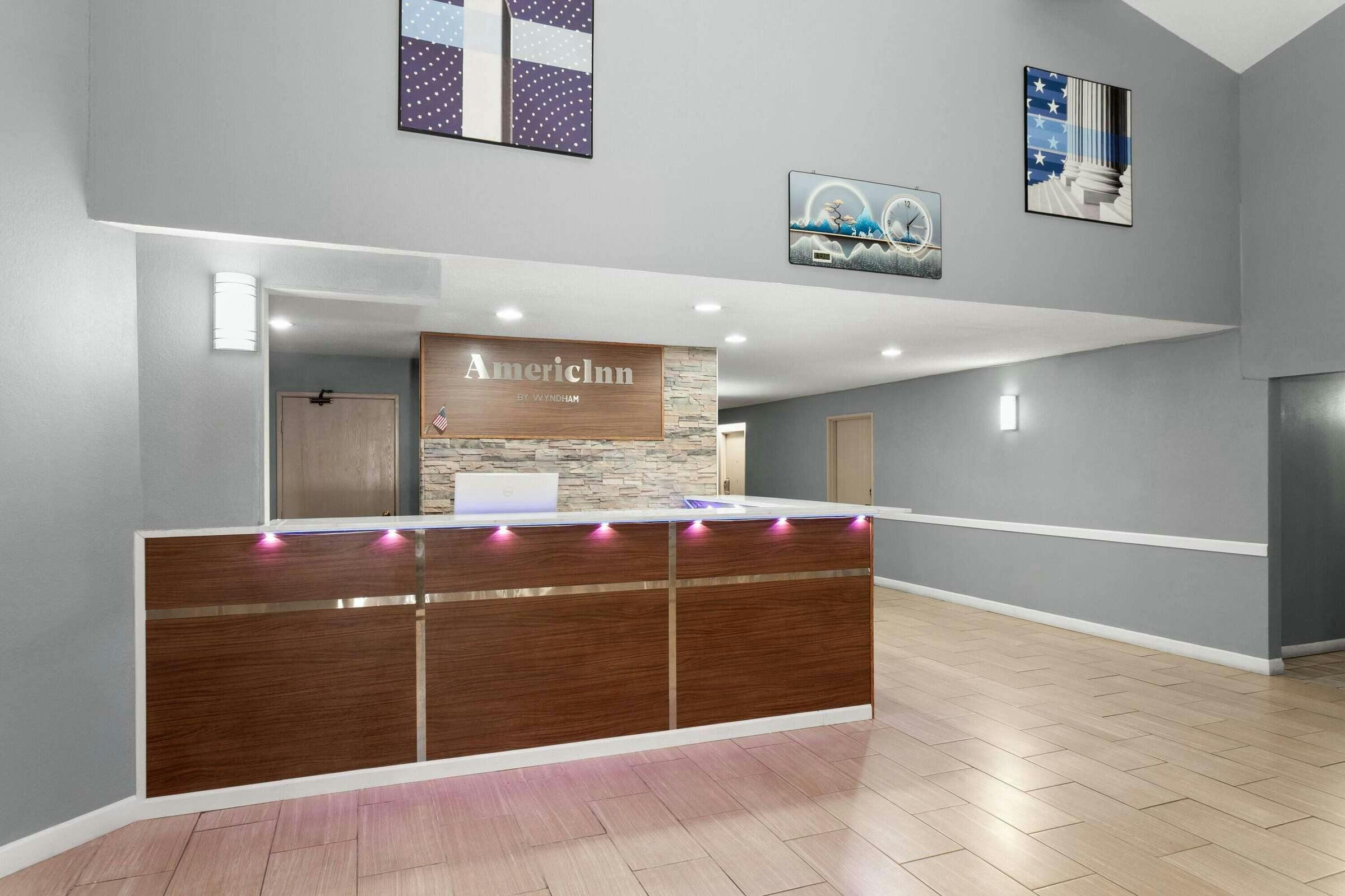 Hotel AmericInn Lake Mills photo 4