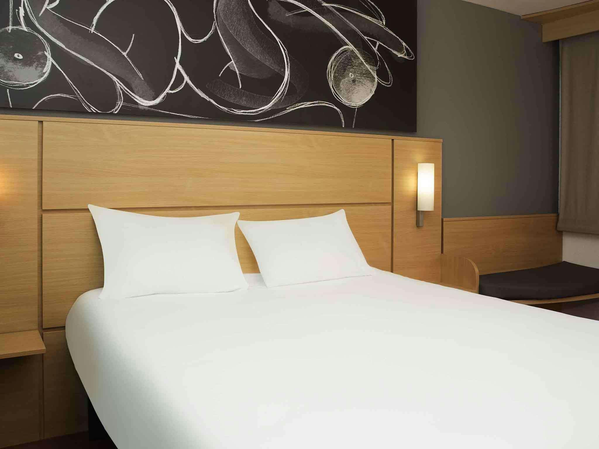Hotel Ibis 3 Lacs Neuchâtel photo 4