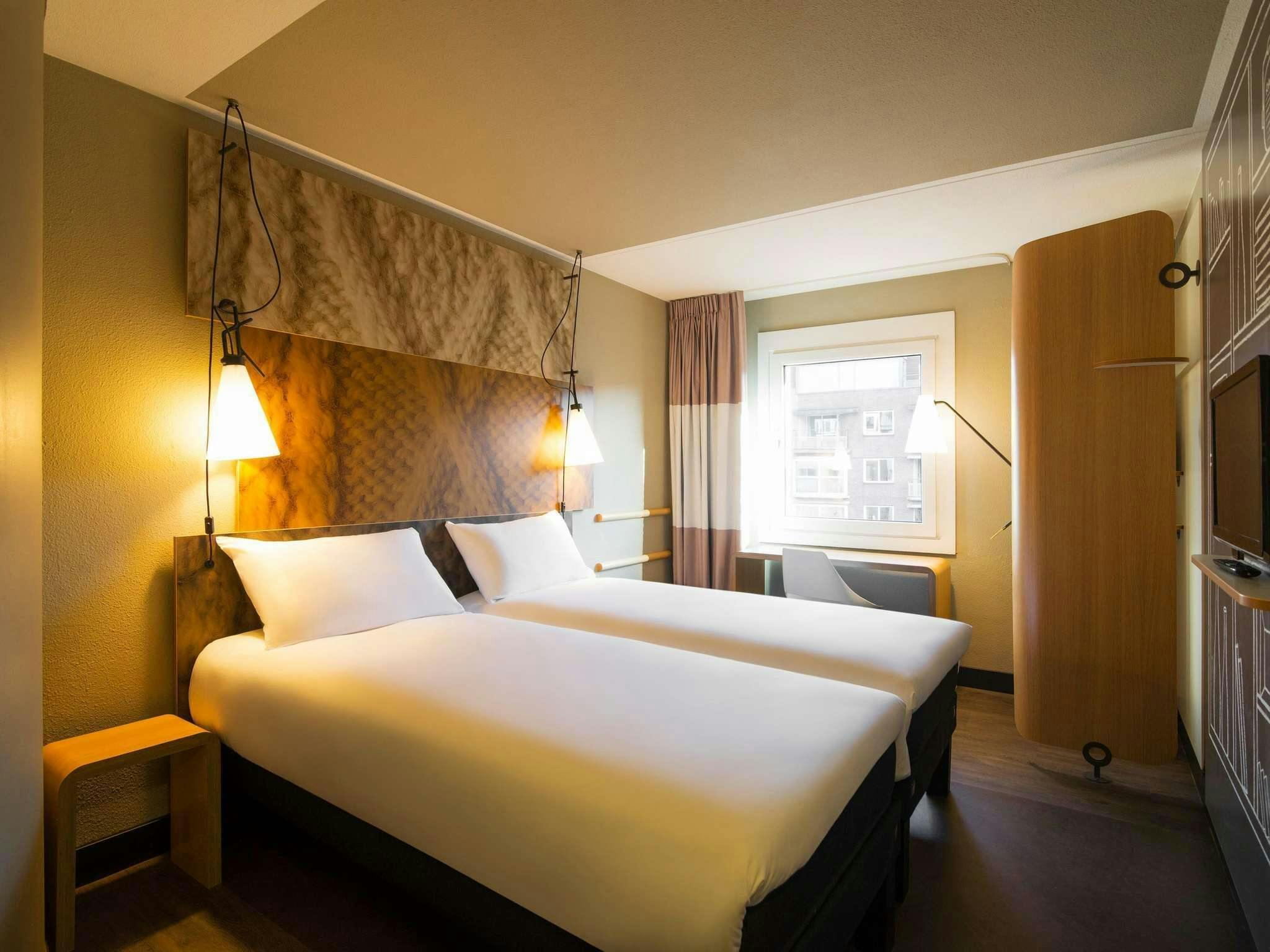 Hotel Ibis Amsterdam Centre Stopera photo 1