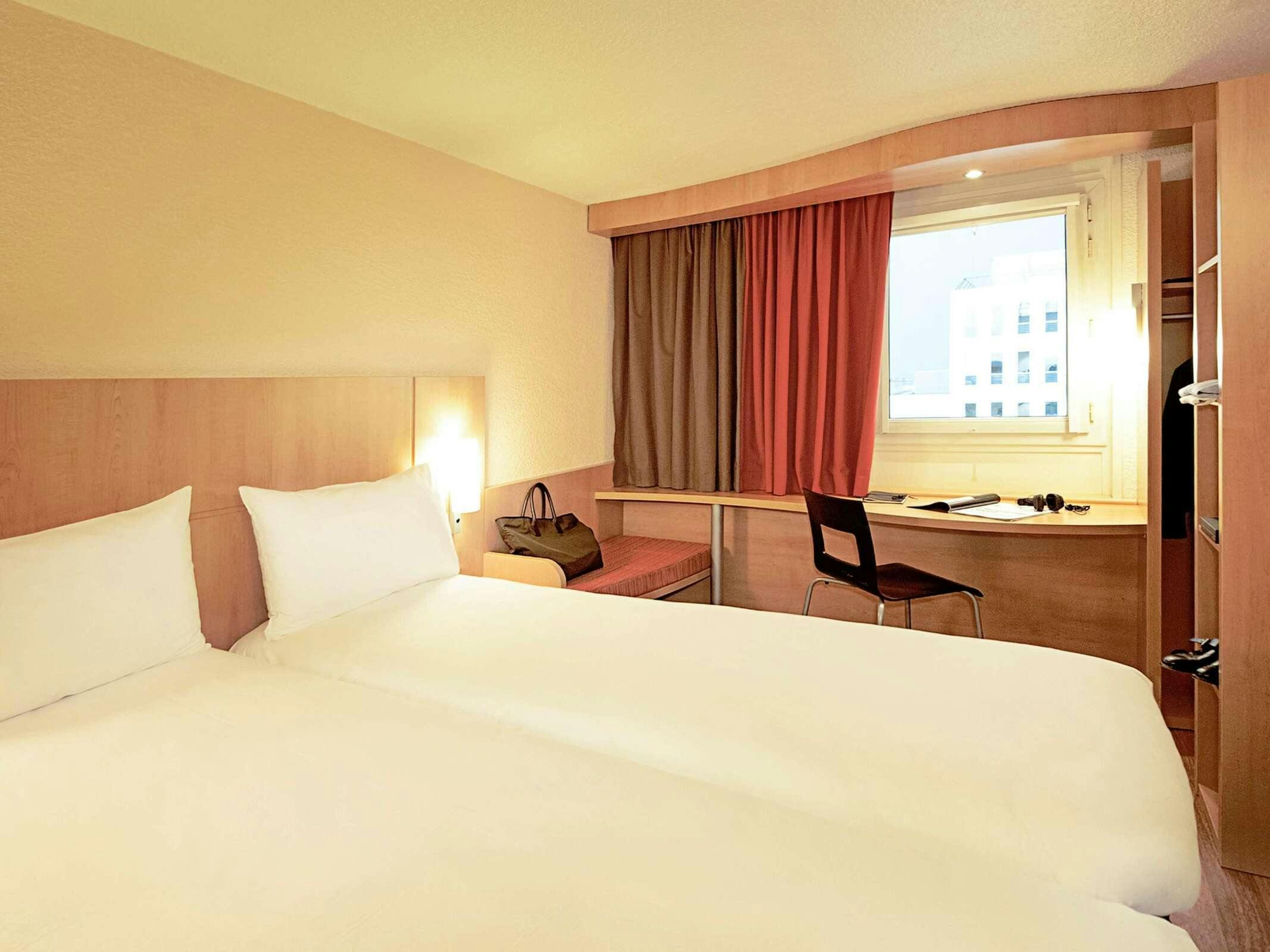 Hotel Ibis Warszawa Ostrobramska photo 4