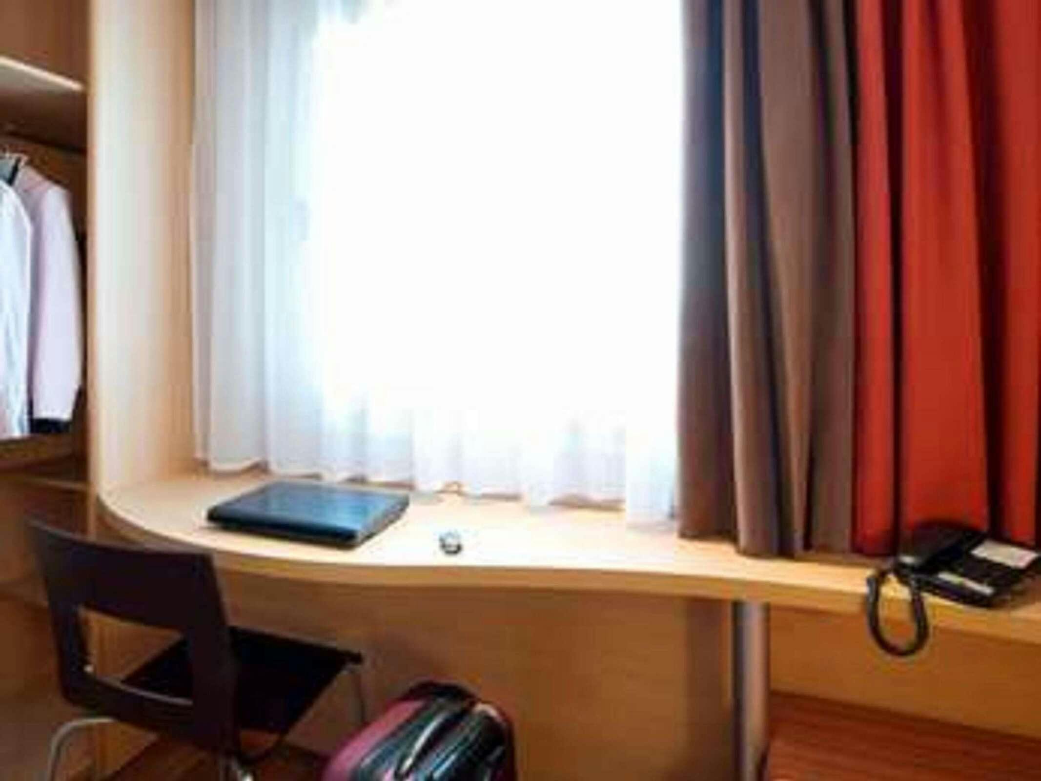 Hotel Ibis Warszawa Ostrobramska photo 5