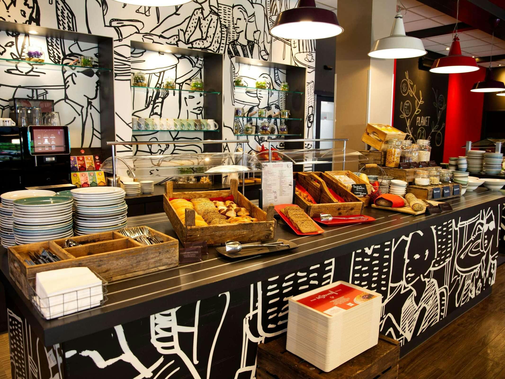 Hotel Ibis Koeln Messe photo 2