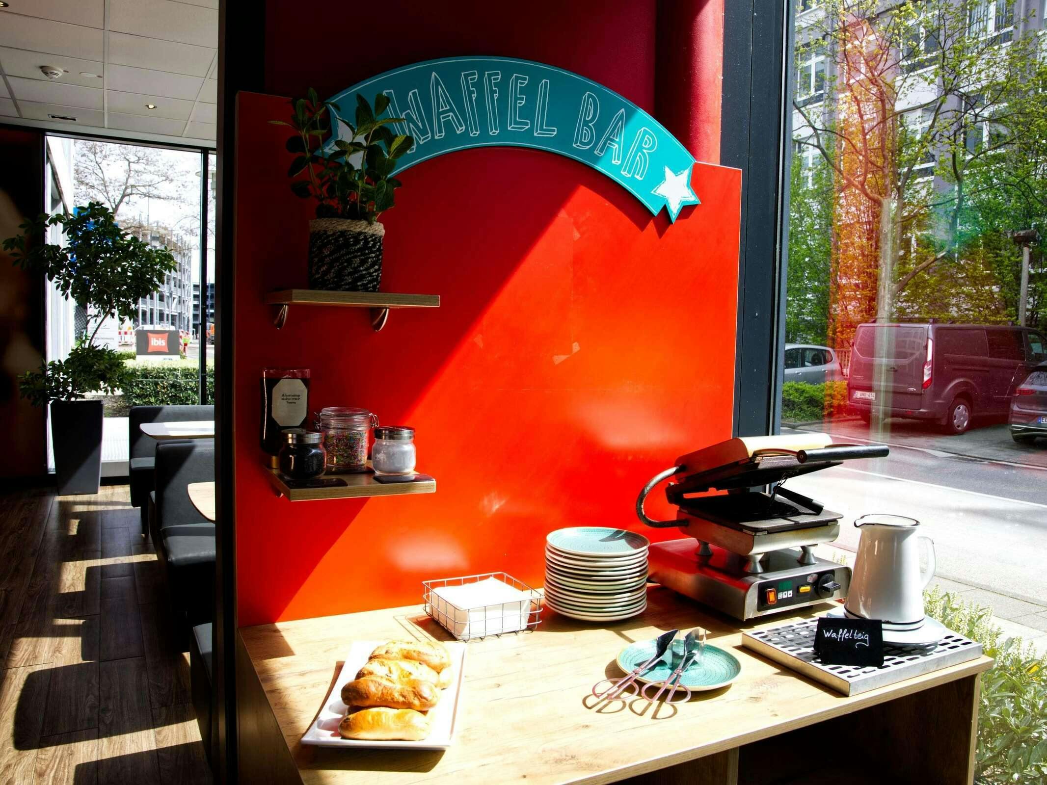 Hotel Ibis Koeln Messe photo 5