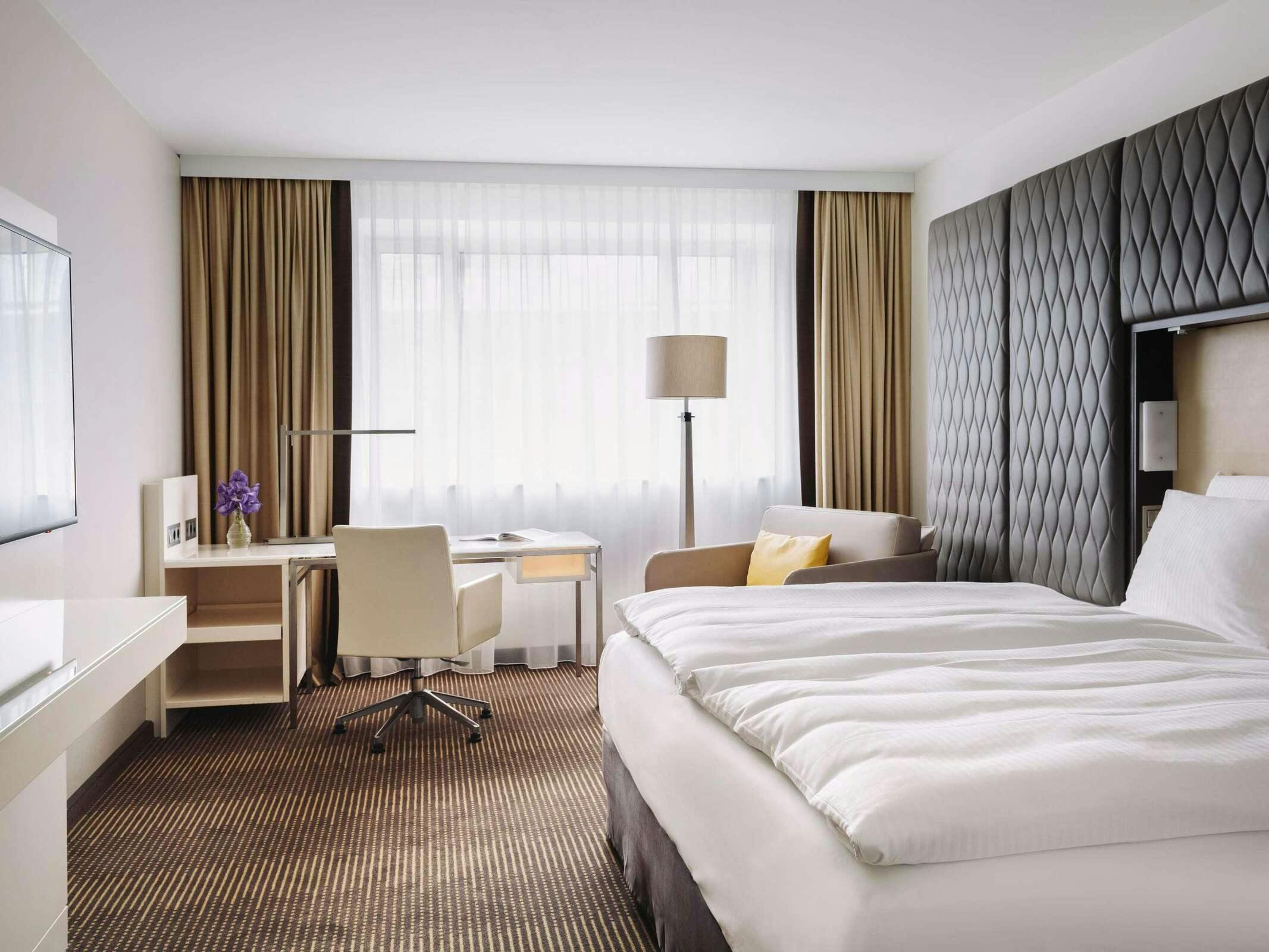Hotel Pullman Berlin Schweizerhof photo 2