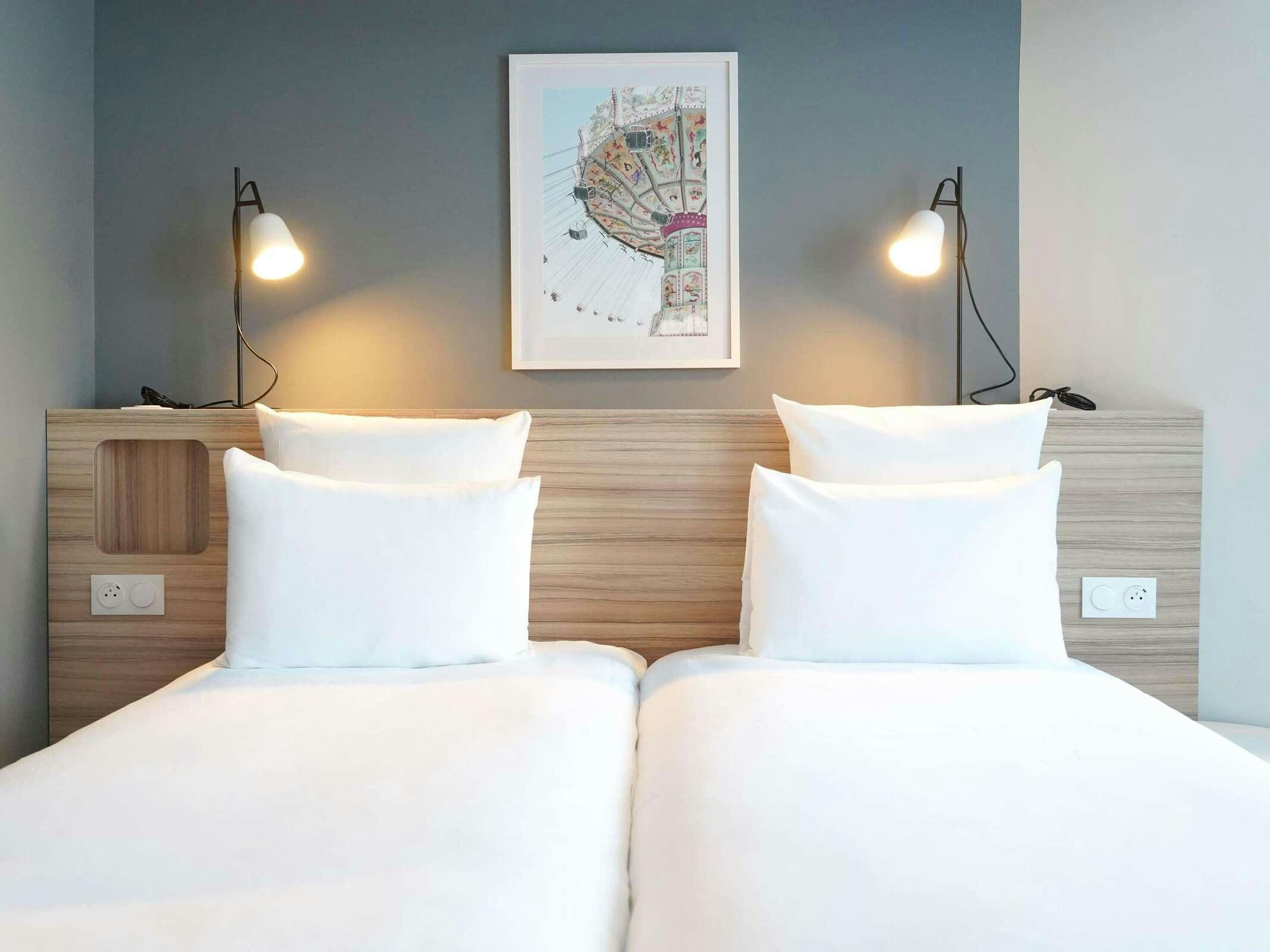Hotel Mercure Paris Porte de St Cloud photo 3
