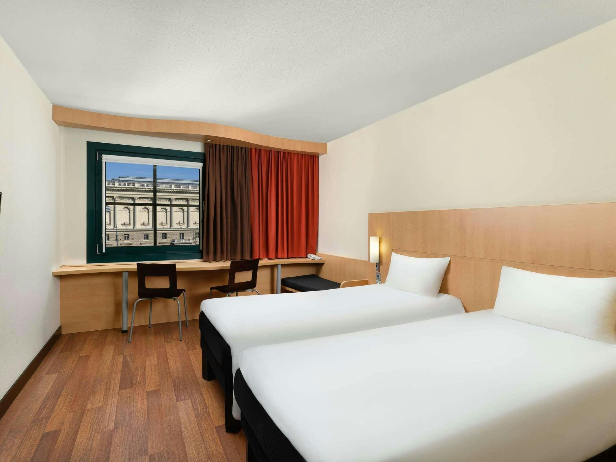 Hotel Ibis Budapest Heroes Square photo 4