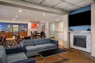 Hotel Baymont Waukesha photo 3