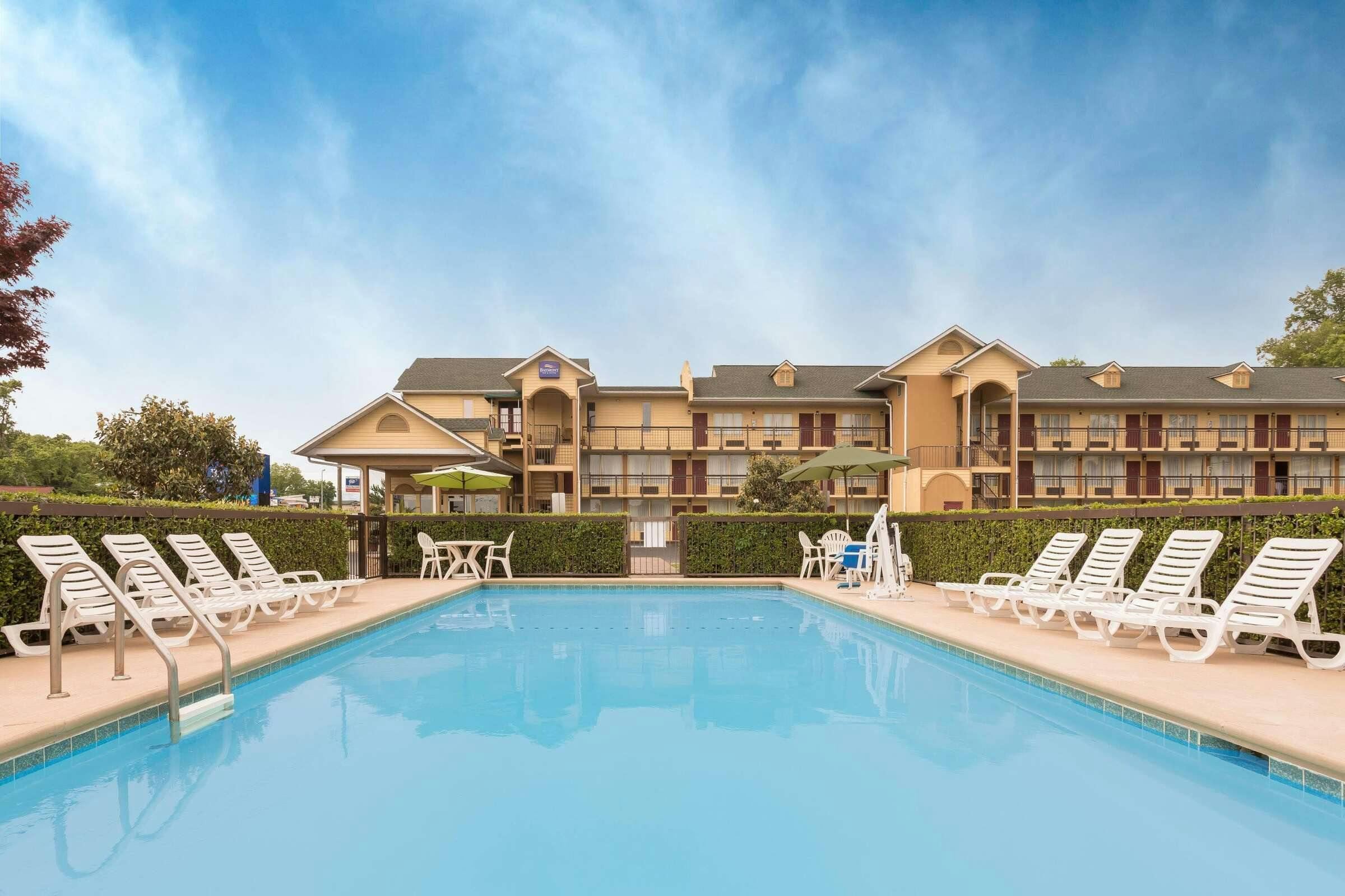 Hotel Baymont Sevierville photo 2