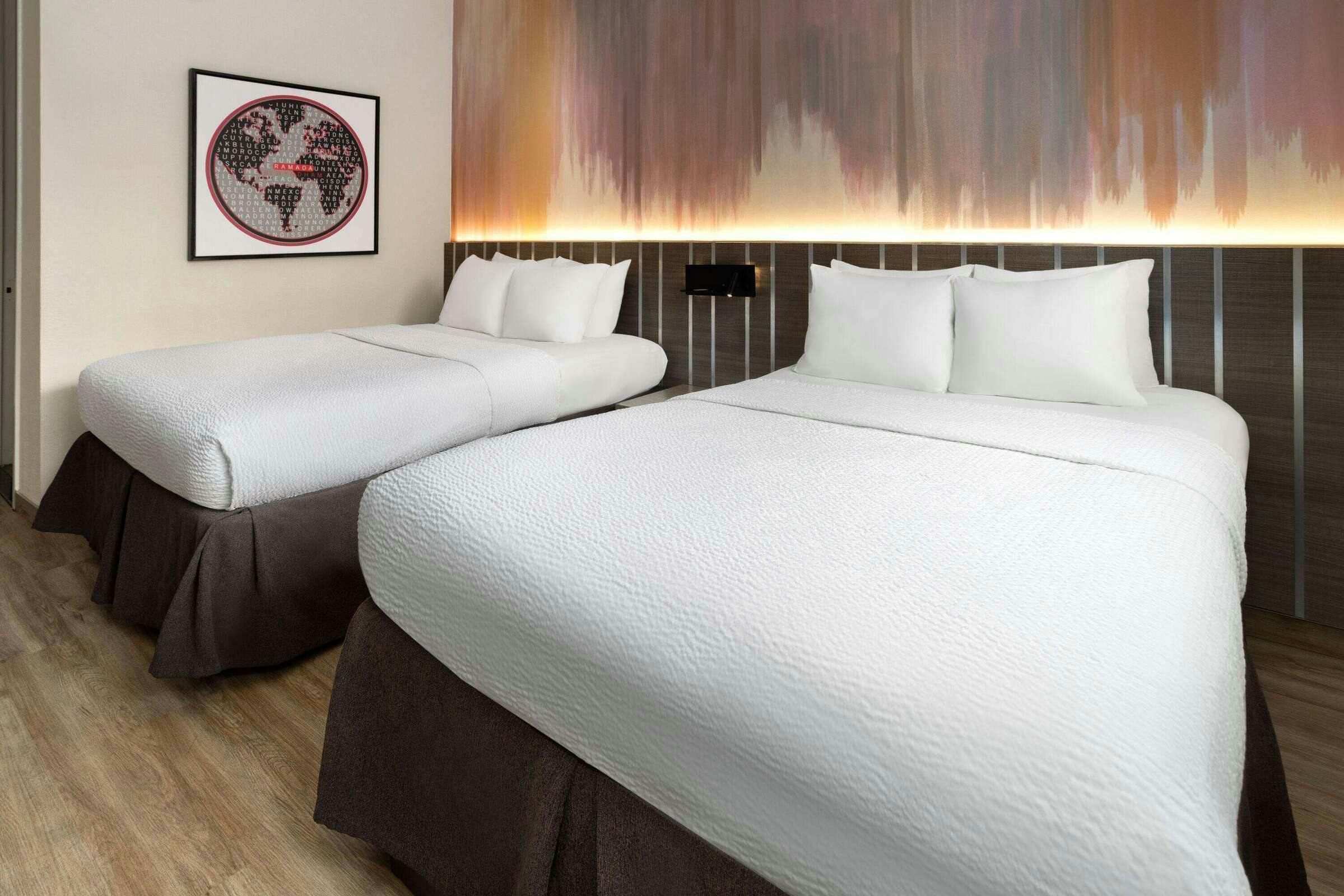 Hotel Ramada Bronx photo 3