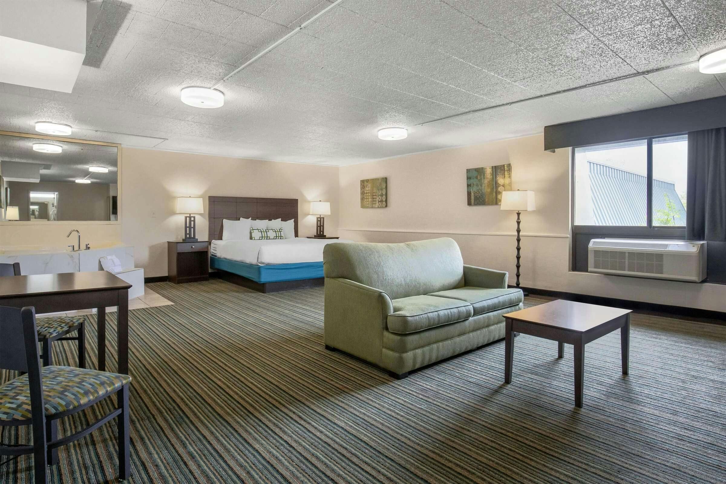Hotel Best Western Woodhaven Inn photo 5