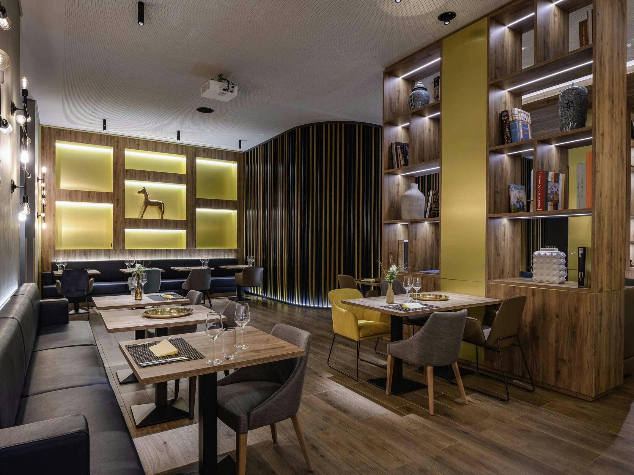 Hotel Novotel Regensburg Zentrum photo 3