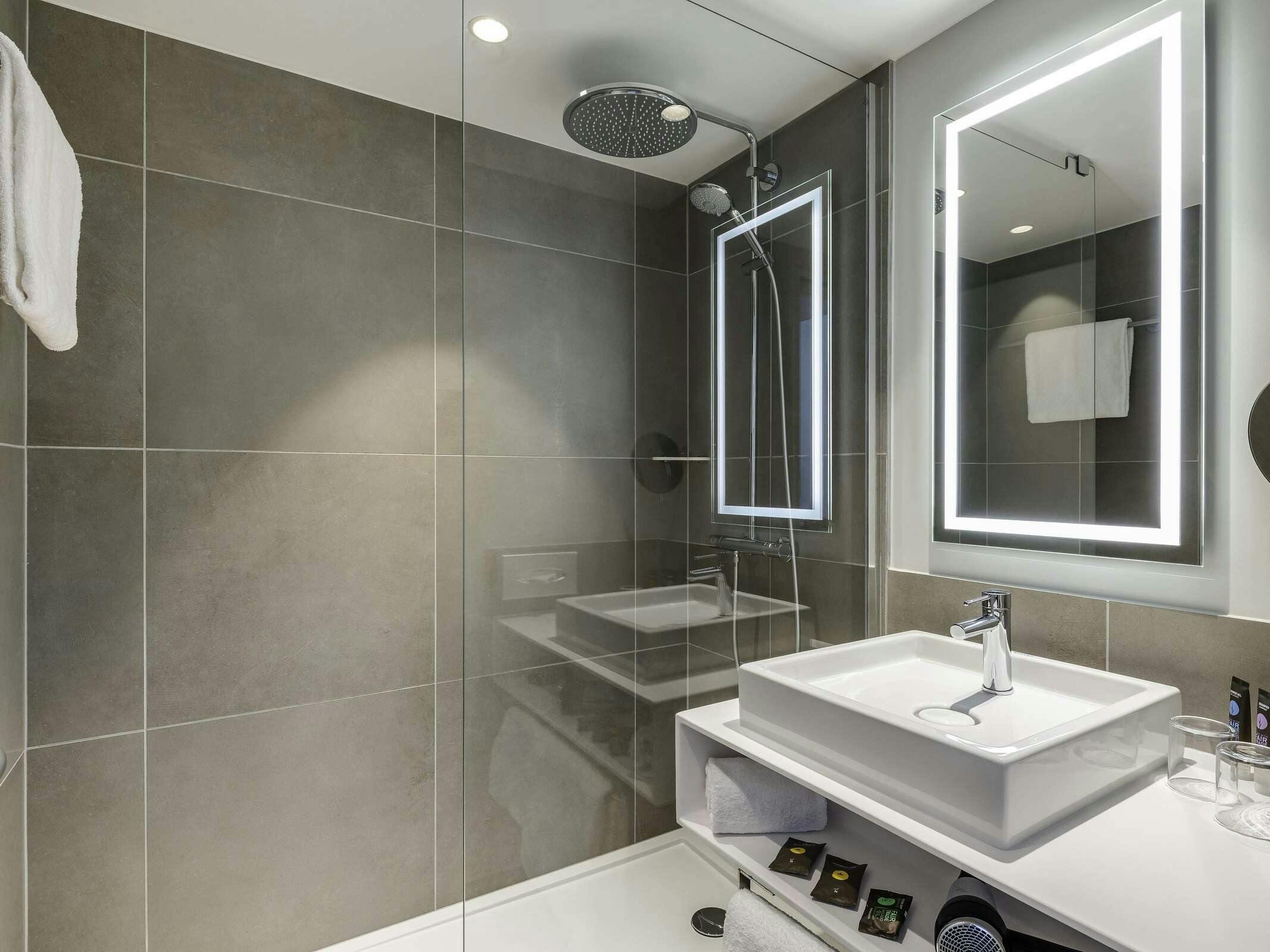Hotel Novotel Regensburg Zentrum photo 5