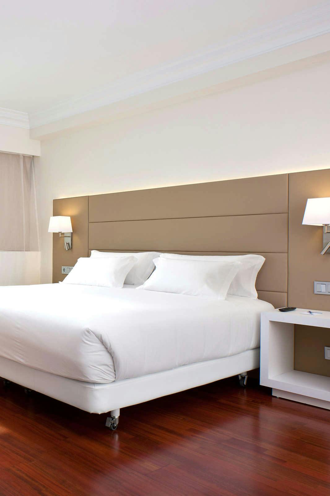 Hotel NH Pamplona Iruña Park photo 2