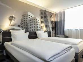 Hotel Novotel Dusseldorf Airport photo 2
