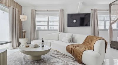 Townhouse Hotel