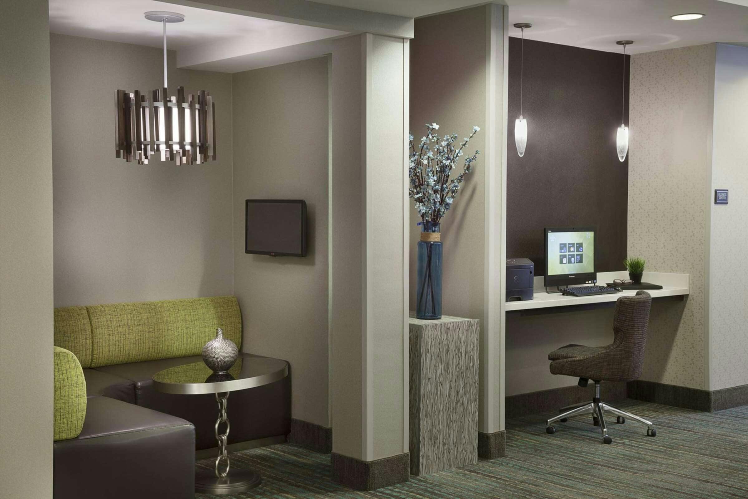 Hotel Cambridge Suites Hotel - Mississauga photo 4