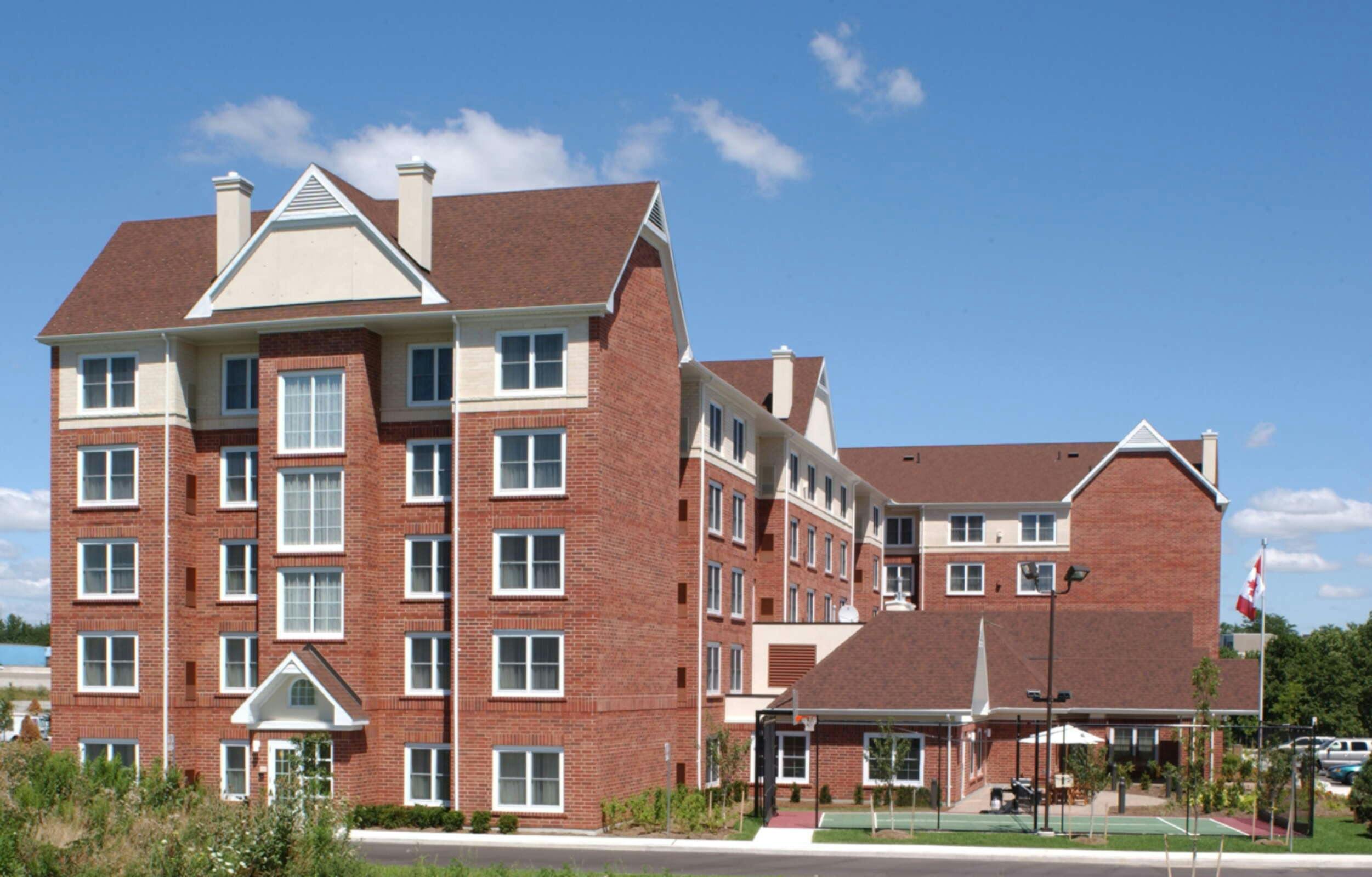 Cambridge Suites Hotel - Mississauga