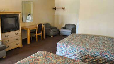 Hotel California Suites Motel photo 1