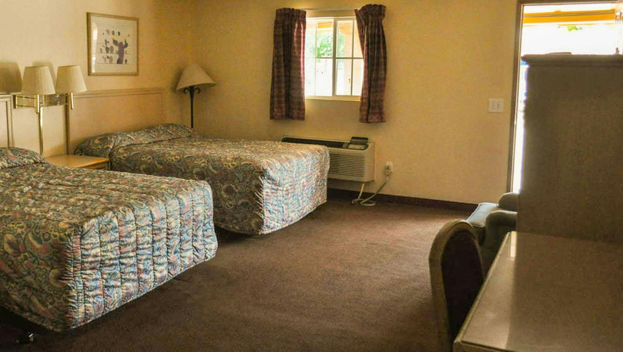 Hotel California Suites Motel photo 4