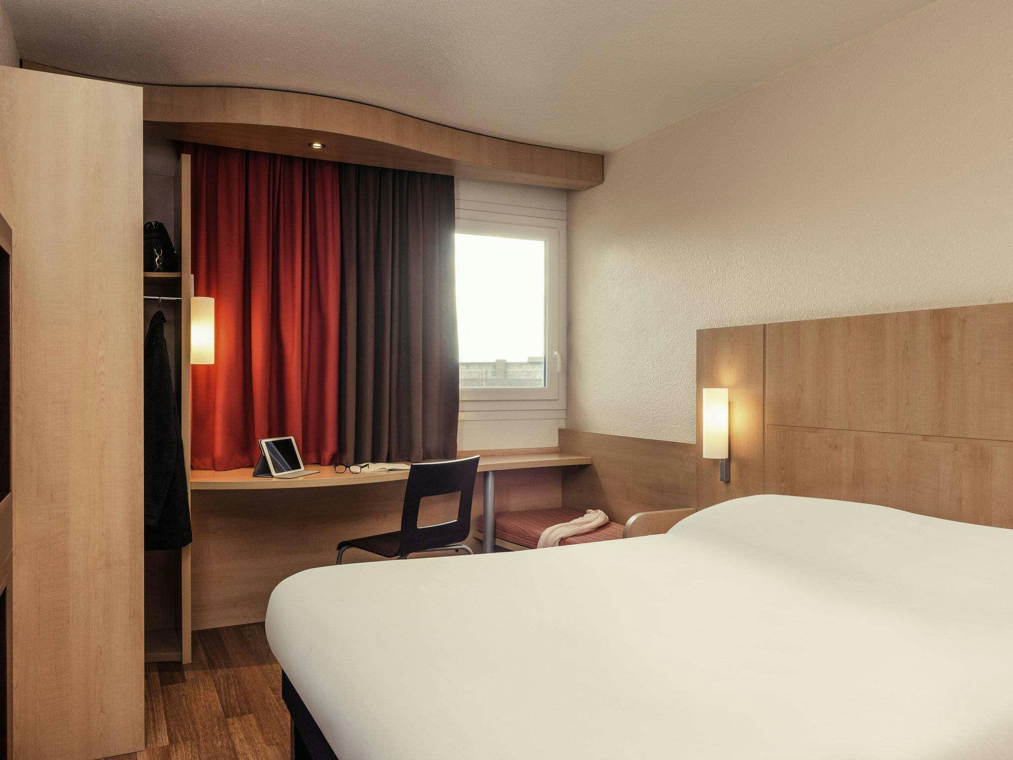 Ibis Epinay Sur Seine Gennevilliers