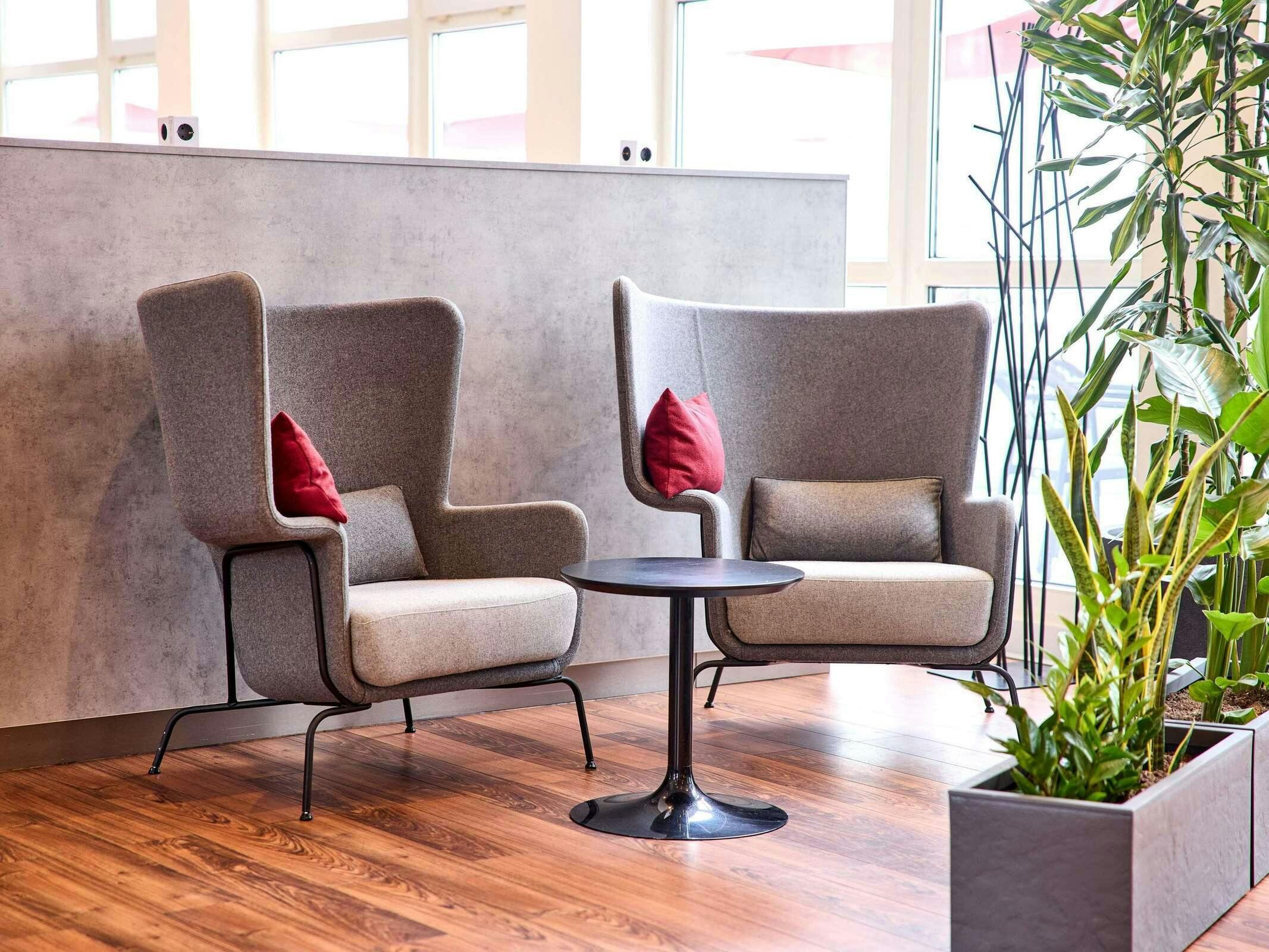 Hotel Ibis Duesseldorf Hauptbahnhof photo 2