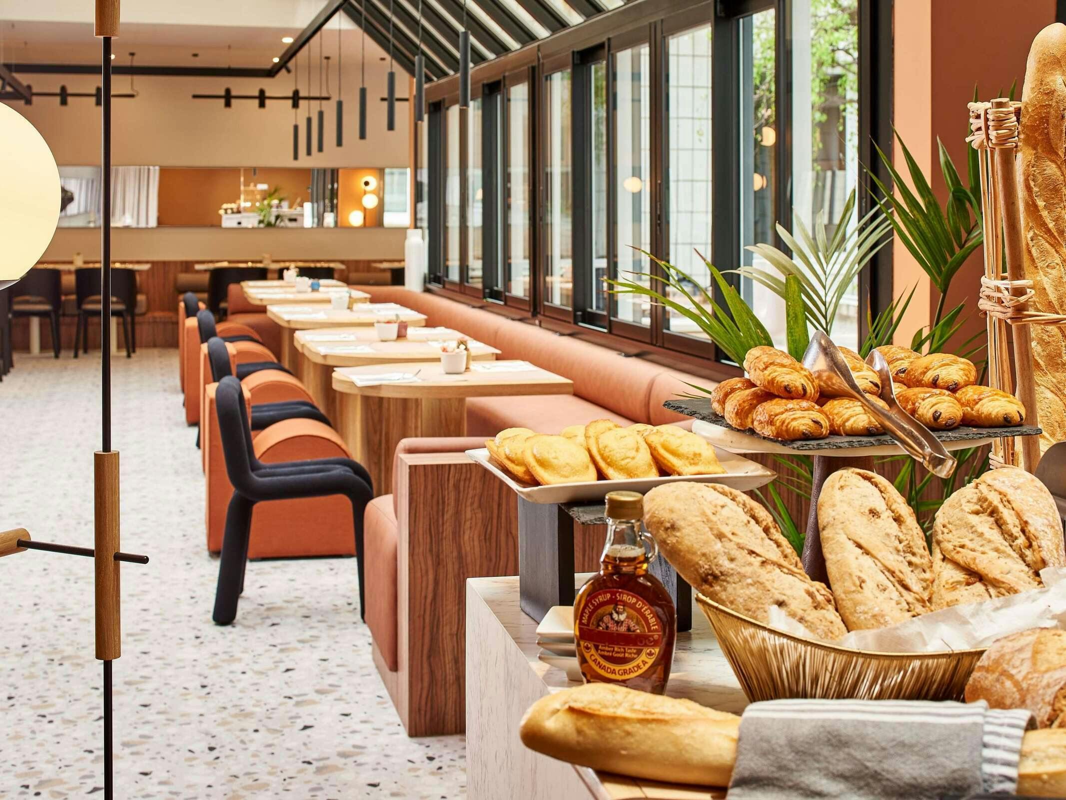 Hotel Mercure Paris 15 Porte de Versailles photo 1