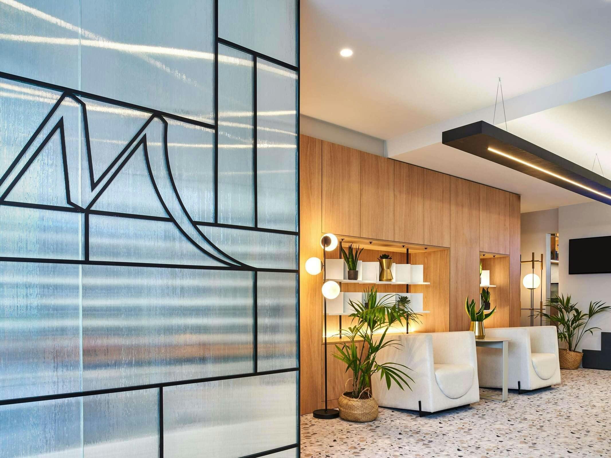 Hotel Mercure Paris 15 Porte de Versailles photo 2