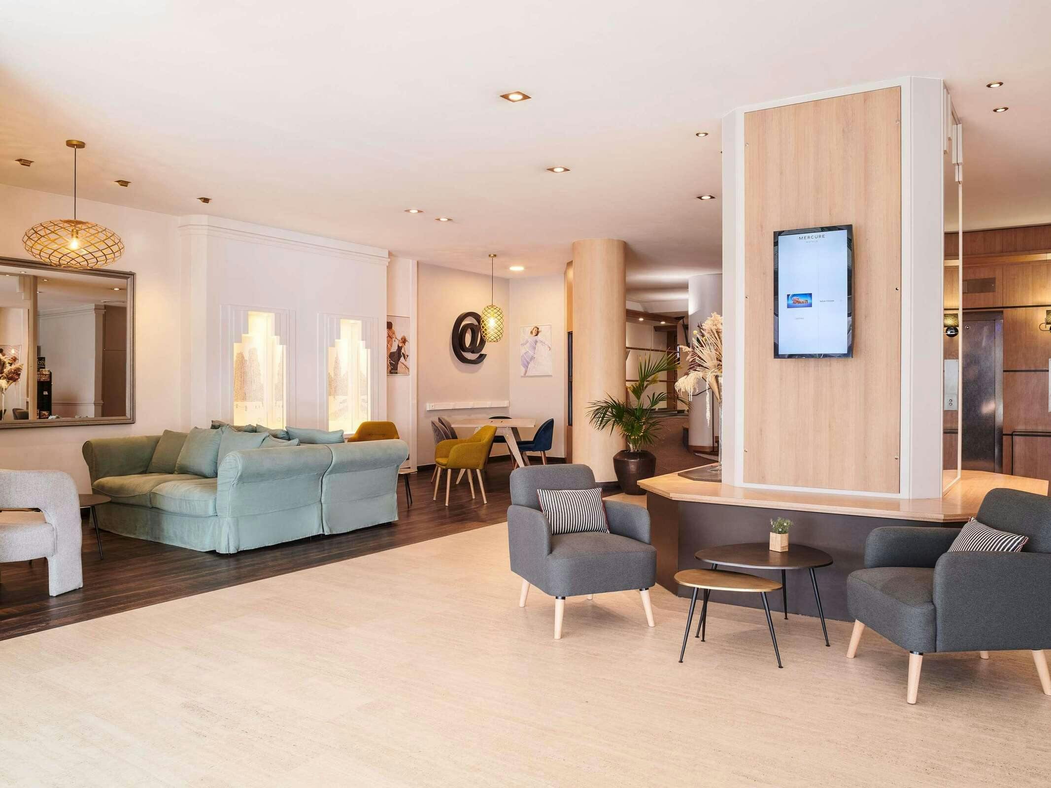 Hotel Hôtel Mercure Rennes Centre Gare photo 2