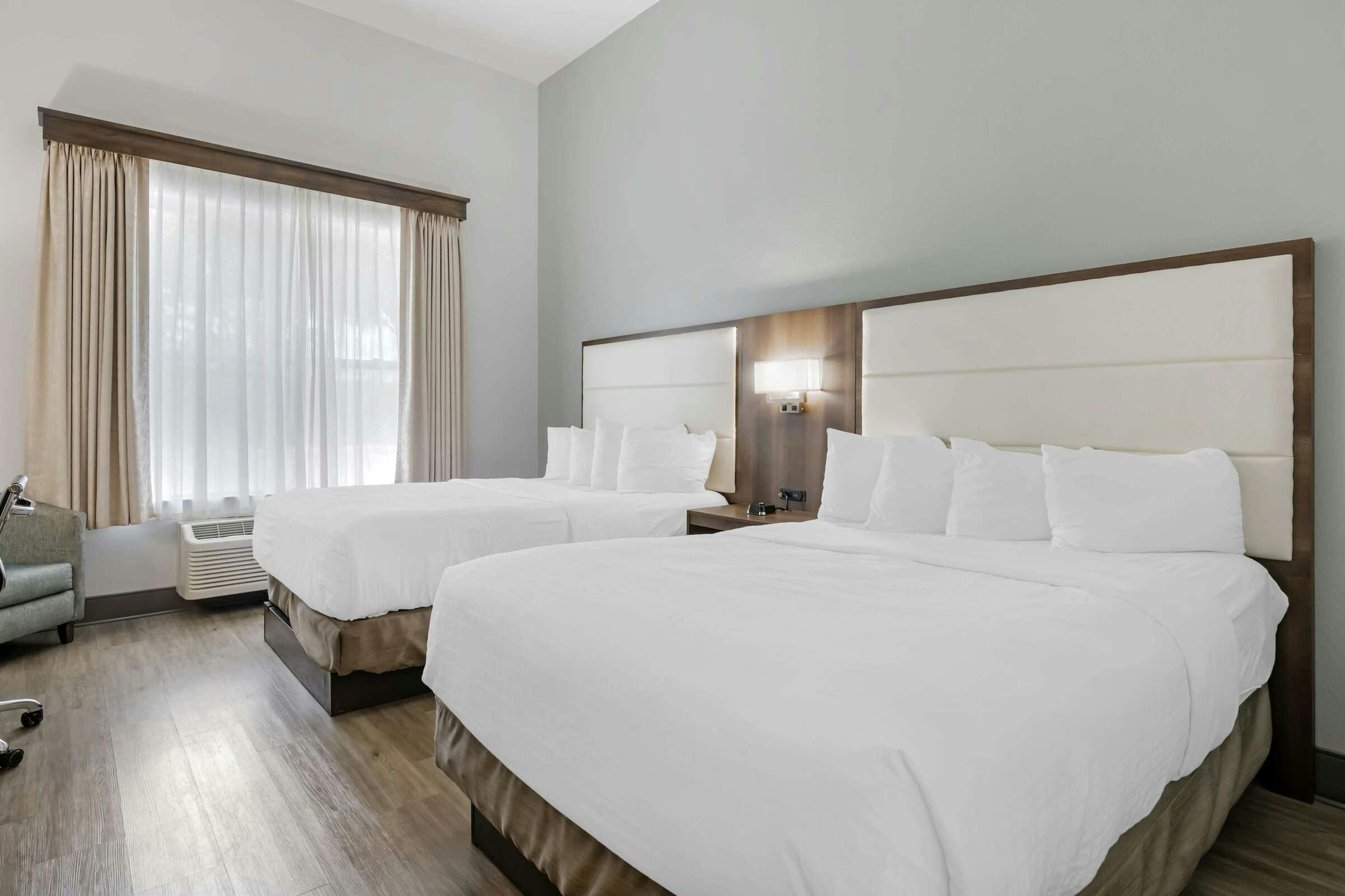 Hotel Best Western Plus First Coast Inn & Suites photo 2