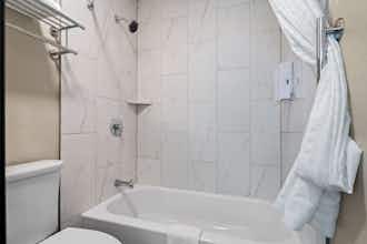 Hotel Red Roof Inn & Suites Tomah photo 3