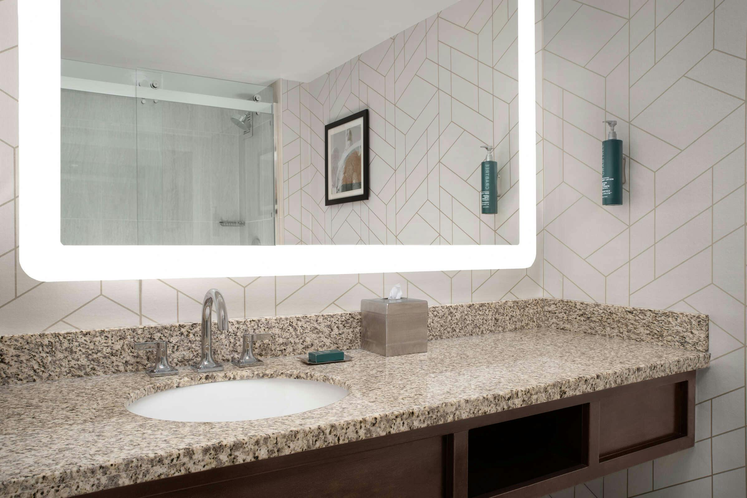 Hotel Doubletree by Hilton Philadelphia Airport photo 1