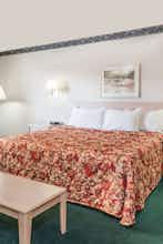 Hotel Knights Inn Ottawa photo 4