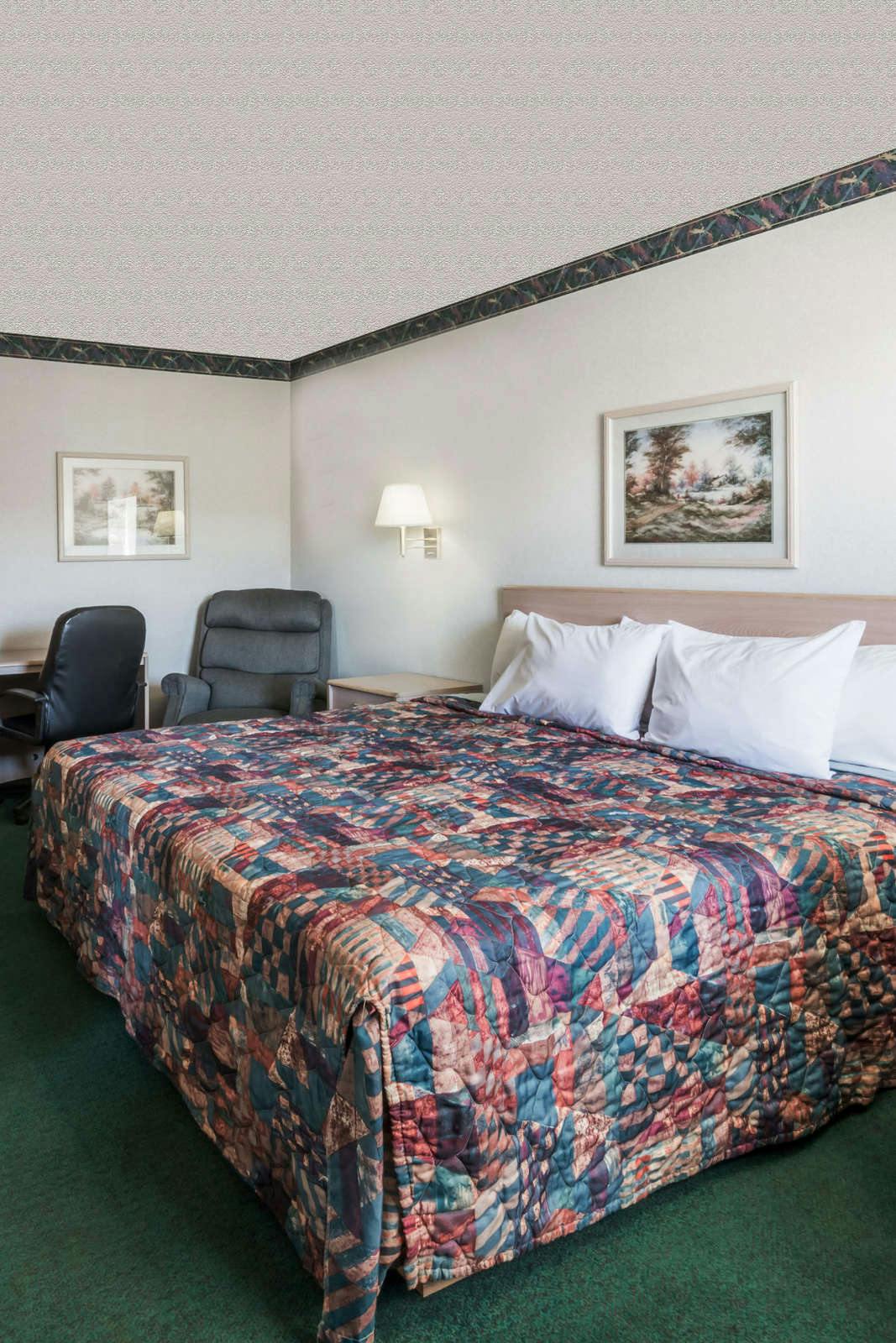 Hotel Knights Inn Ottawa photo 5