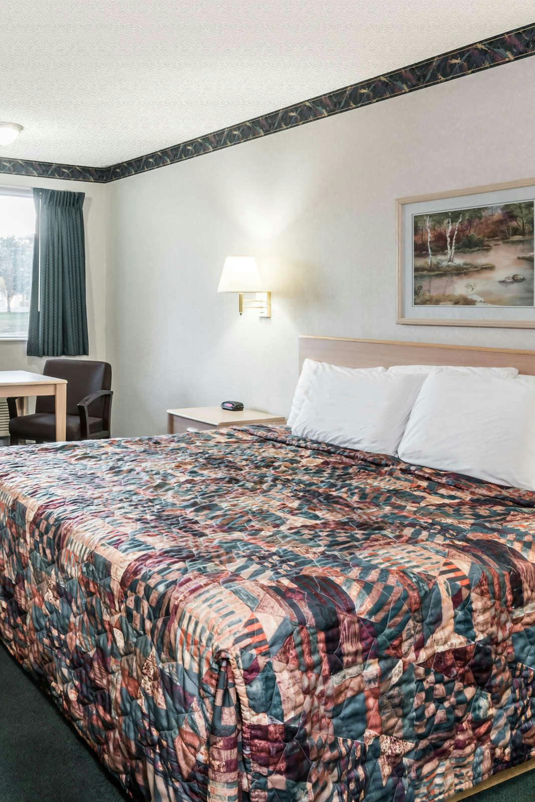 Hotel Knights Inn Ottawa photo 1