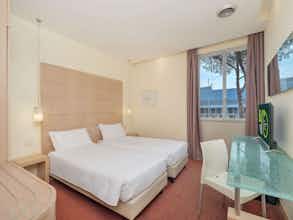 Hotel B&B HOTEL Calenzano First photo 3