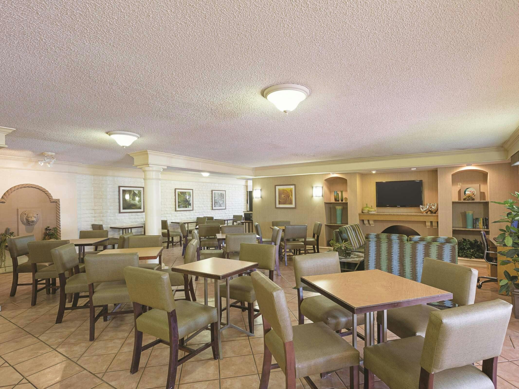 Hotel La Quinta Inn Chula Vista photo 2
