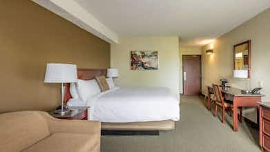 Hotel Hotel WelcomINNS Montreal-Boucherville photo 1