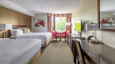Hotel Hotel WelcomINNS Montreal-Boucherville photo 2