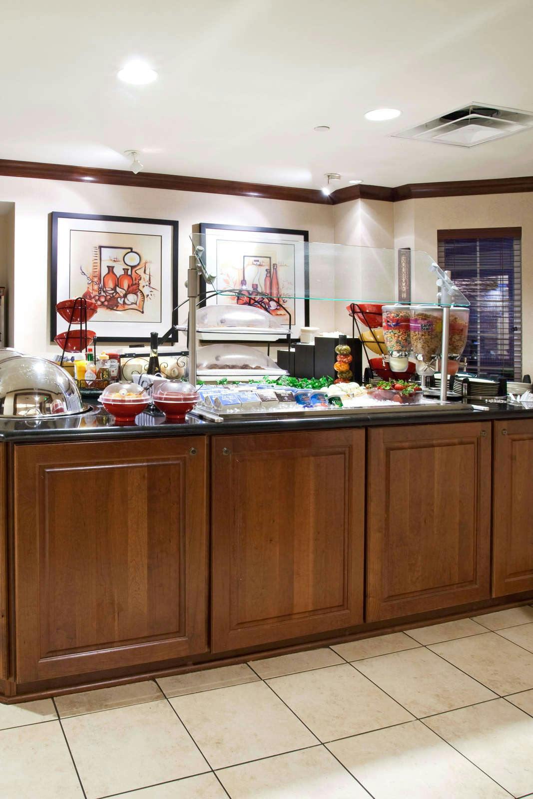 Hotel Staybridge Suites Denver International Airport photo 5